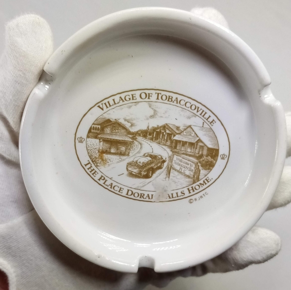 Vintage Village Of Tobacco Villegas North Carolina Souvenir Ashtray - Picture 3 of 7